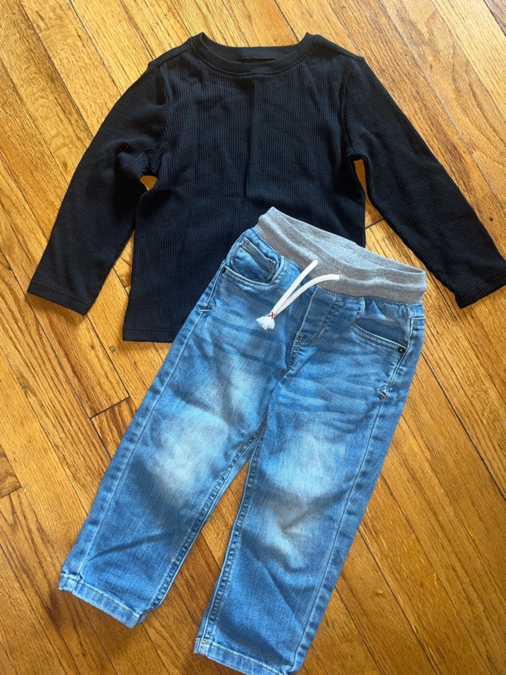 Old Navy Black Waffle Knit Top with Cat & Jack Straight Jeans